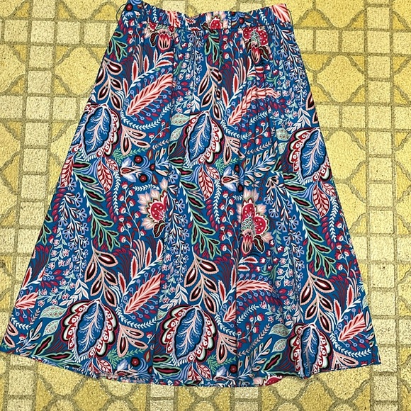 New Talbots bright beautiful skirt with matching belt - Picture 13 of 15